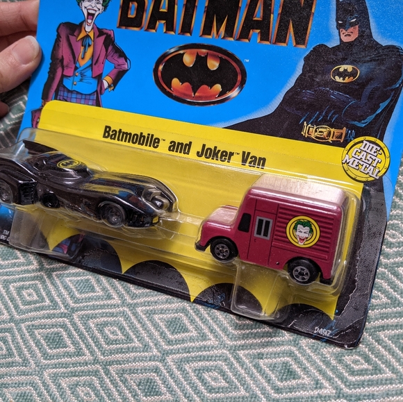 1989 BATMAN ERTL BATMOBILE & JOKER VAN DIE CAST - Picture 2 of 13